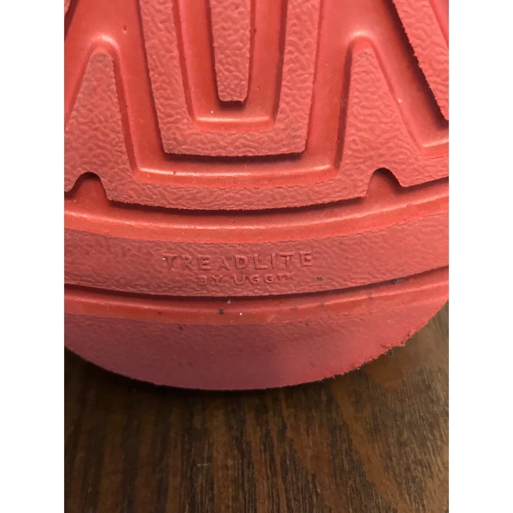 UGG Red Suede Chukka Boots Men's 11 Sheepskin lined Ankle Lace up